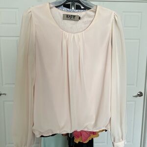 S cream blouse